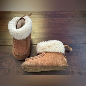 UGG Australia Infant Gage Boots Chestnut Size 4/5